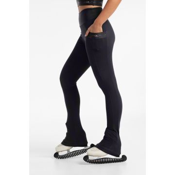 https://www.sports-de-glace.fr/8095-thickbox/agata-black-over-heel-skating-legging.jpg